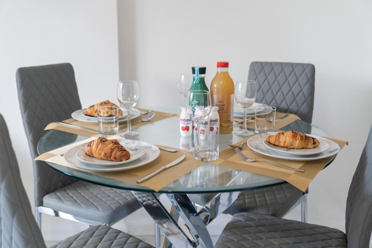 Maevela Apartments - Ultra Lavish Luxury 2 Bed Apartment City Centre - With Balcony - Free Secure Parking - Ps4 & Smart Tv'S Бирмингем Экстерьер фото